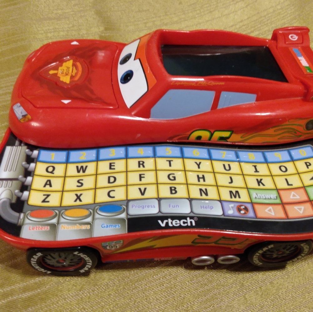 Disney Pixar Vetch Car📟